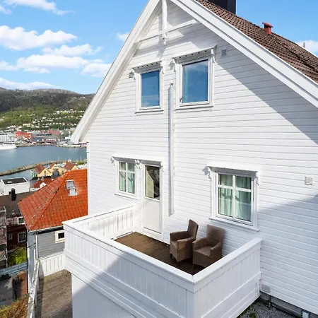 With Sea View, Balcony And Parking *